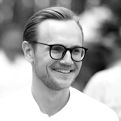 Артем Михайлов